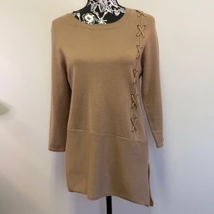 Women’s New Direction Asymetrical hem Long sleeve Sweater/Size:PM